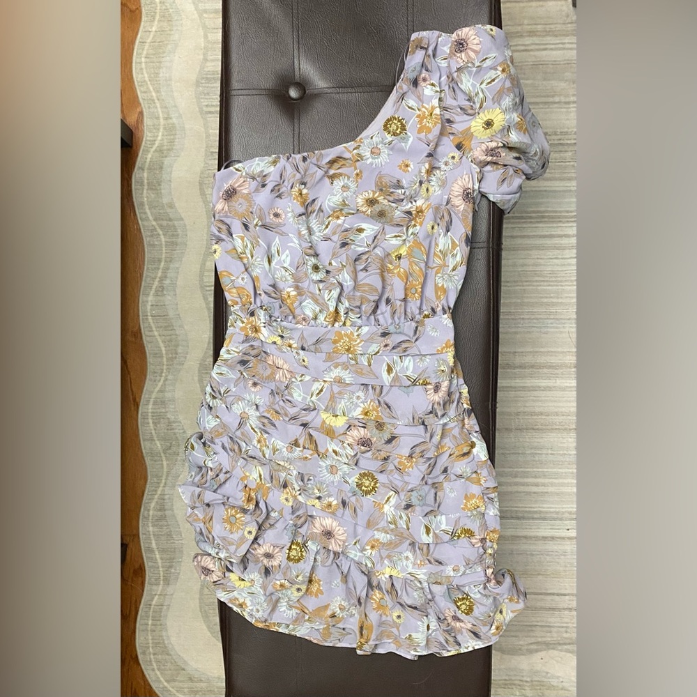 Astr One-Shoulder Floral Dress in Lavender and Gold